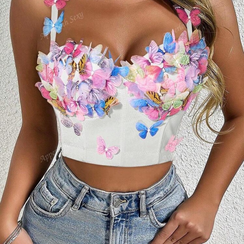 You Give me Butterflies 🦋 Top - Picture 3 of 7